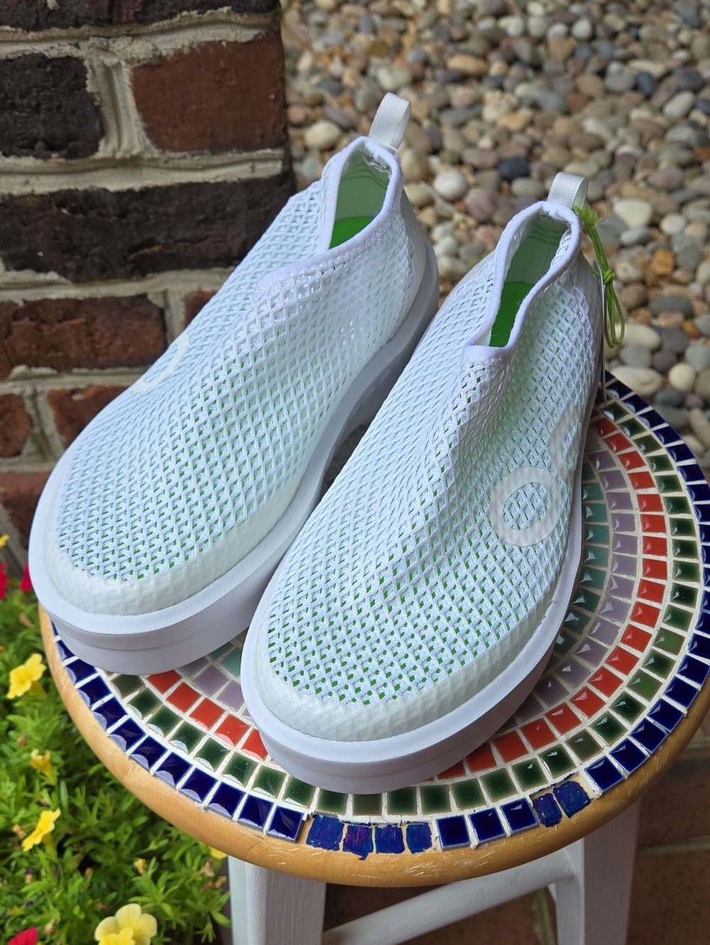 NWT OOFOS OOMEGA Chukka Lightweight White Slip-On Mesh Women's Sneakers